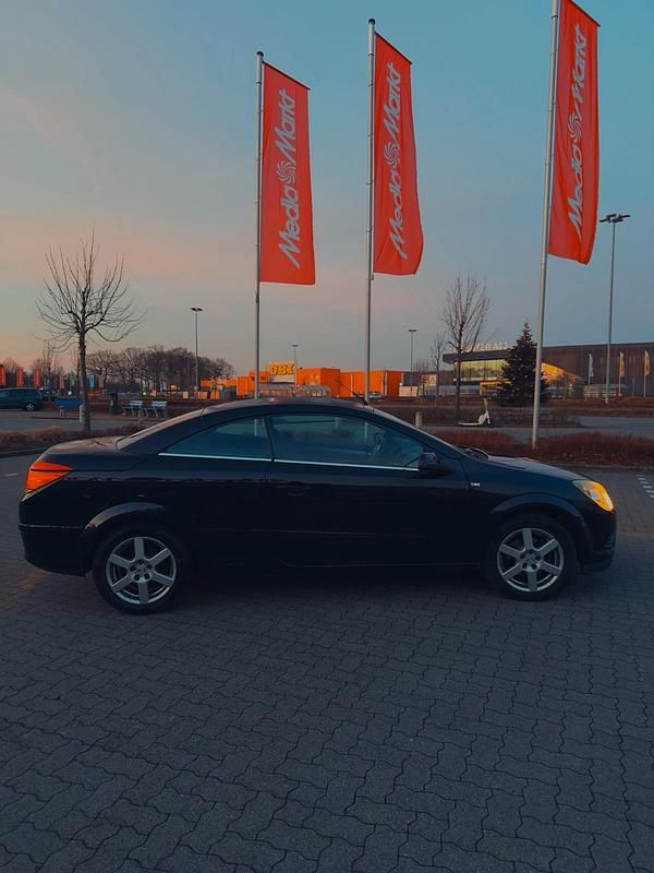 Gebraucht Opel Astra Cabriolet 105 PS (77 kW) 2006 Schwarz Cabrio