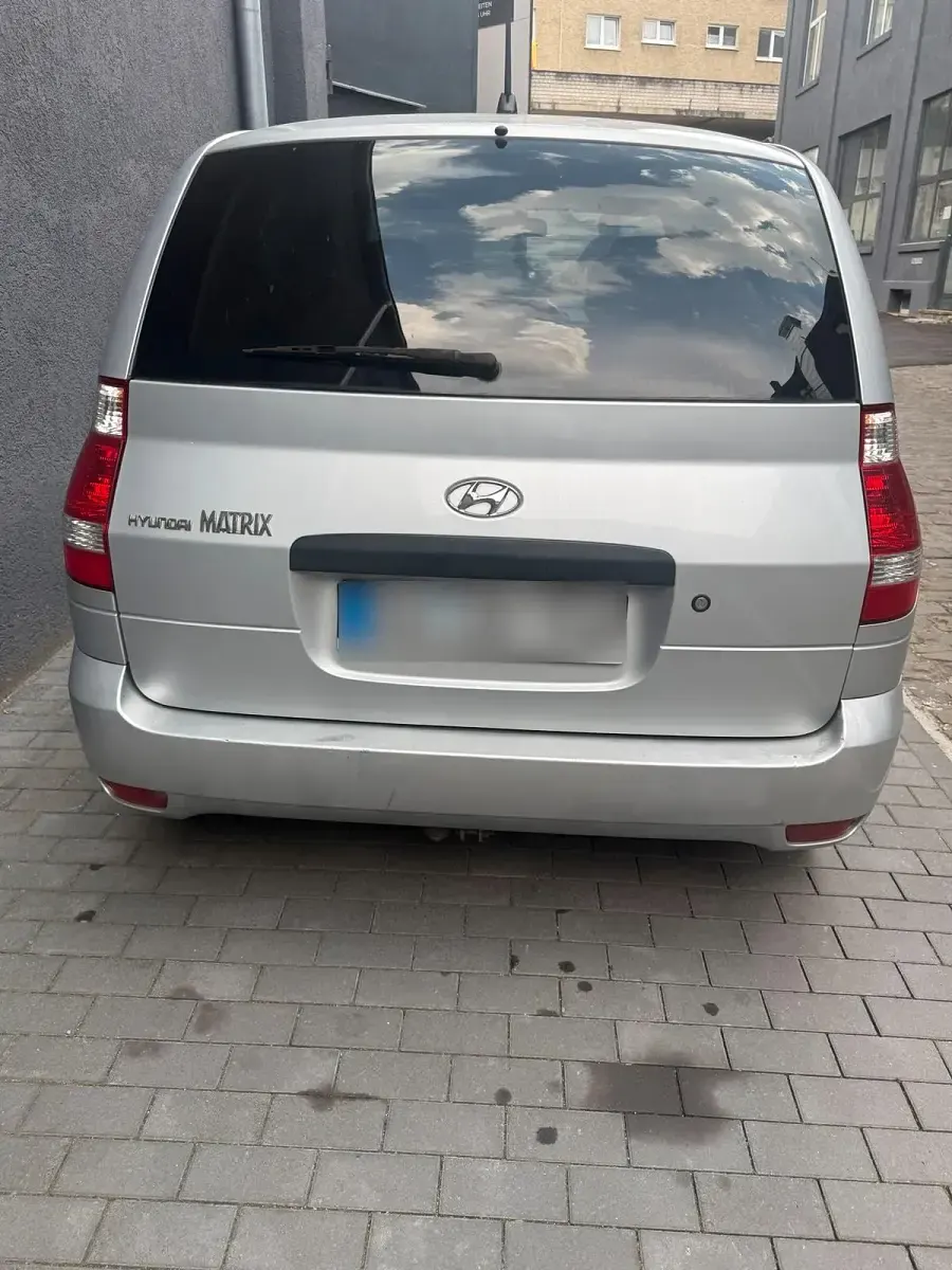Gebraucht Hyundai Matrix 101 PS (74 kW) 2009 Silber Van / Kleinbus