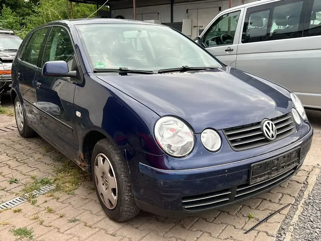 Gebraucht VW Polo Basis 64 PS (47 kW) 2003 Blau Limousine