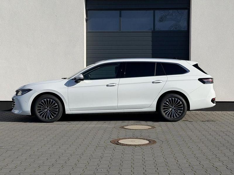 Neu VW Passat Elegance 150 PS (110 kW) 2026 Weiß Kombi