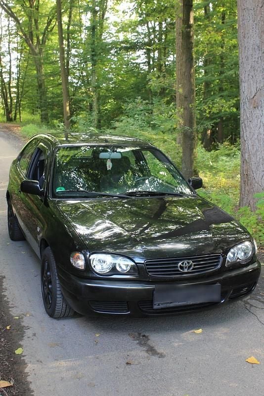 Schwarz Gebraucht 2001 Toyota Corolla Kleinwagen | 1.500 € - Bild 1/2