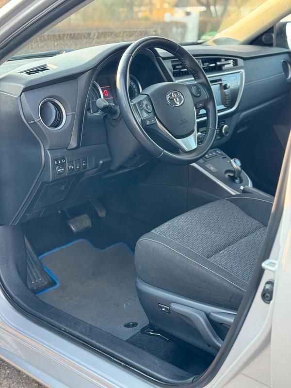 Gebraucht Toyota Auris 2015 Silber Kombi