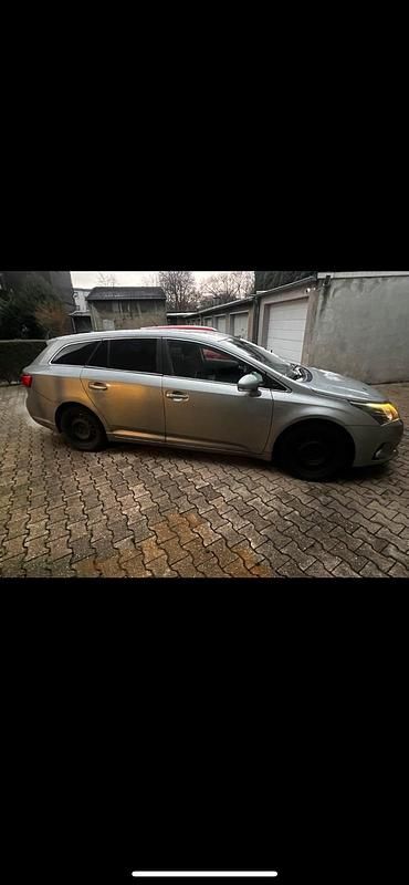 Gebraucht Toyota Avensis T2 124 PS (91 kW) 2012 Grau Kombi
