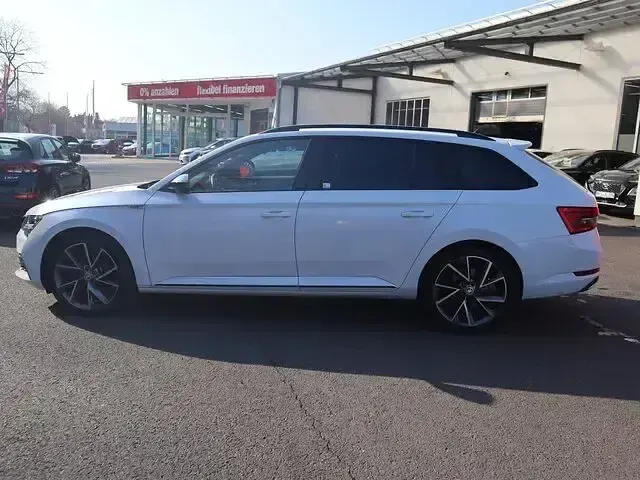 Gebraucht Skoda Superb SportLine 200 PS (147 kW) 2022 Weiß Kombi