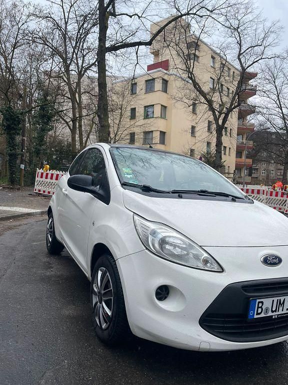 Gebraucht Ford Ka Ambiente 69 PS (50 kW) 2013 Weiß Kleinwagen