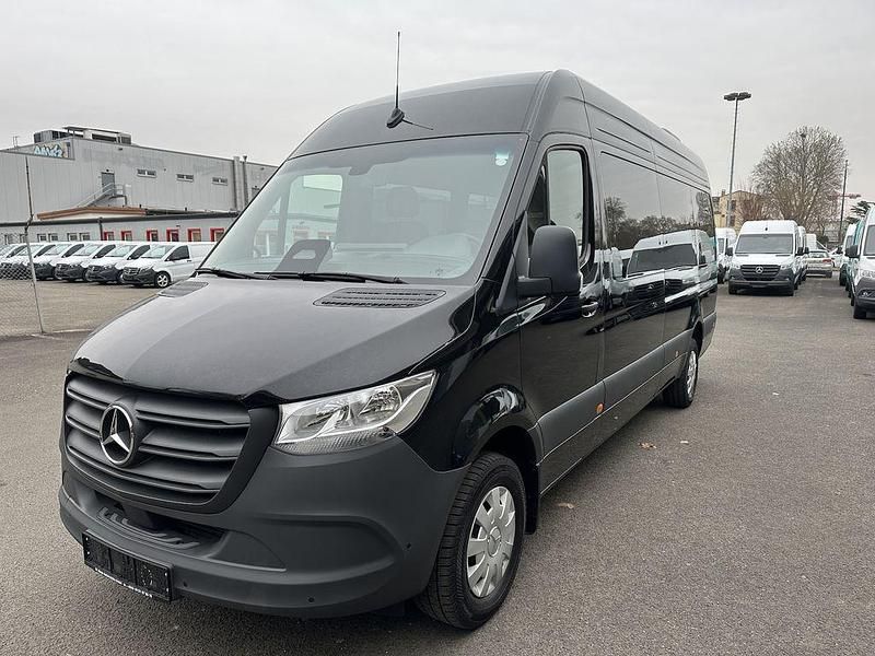 Gebraucht Mercedes Sprinter 170 PS (125 kW) 2024 Schwarz/baltic black Van
