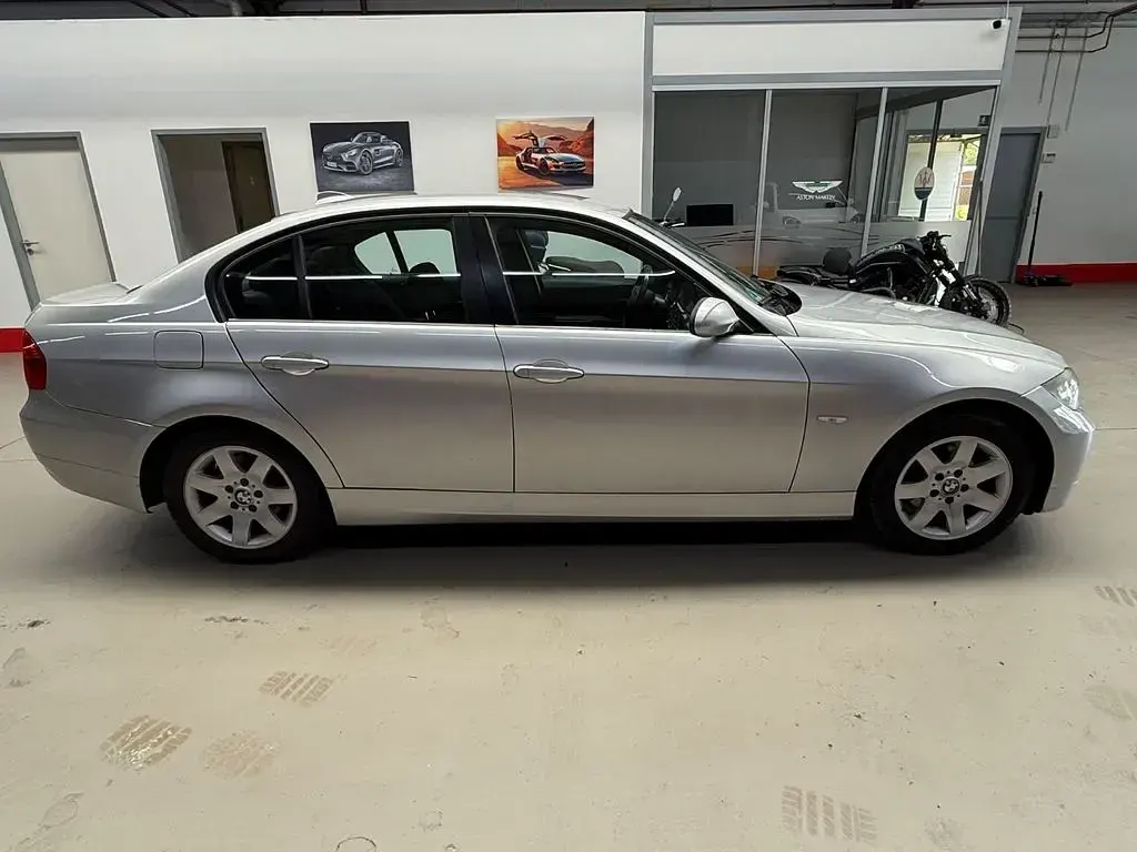 Gebraucht BMW 318 129 PS (94 kW) 2006 Silber Limousine