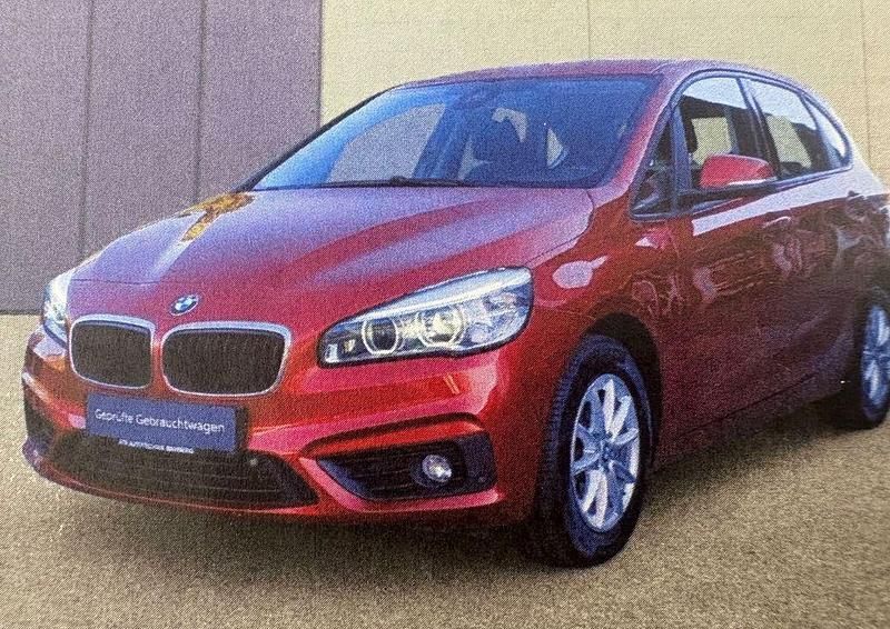 Rot Gebraucht 2016 BMW 218 Active Tourer Advantage Van / Kleinbus | 11.950 € (Fairer Preis) - Bild 1/4