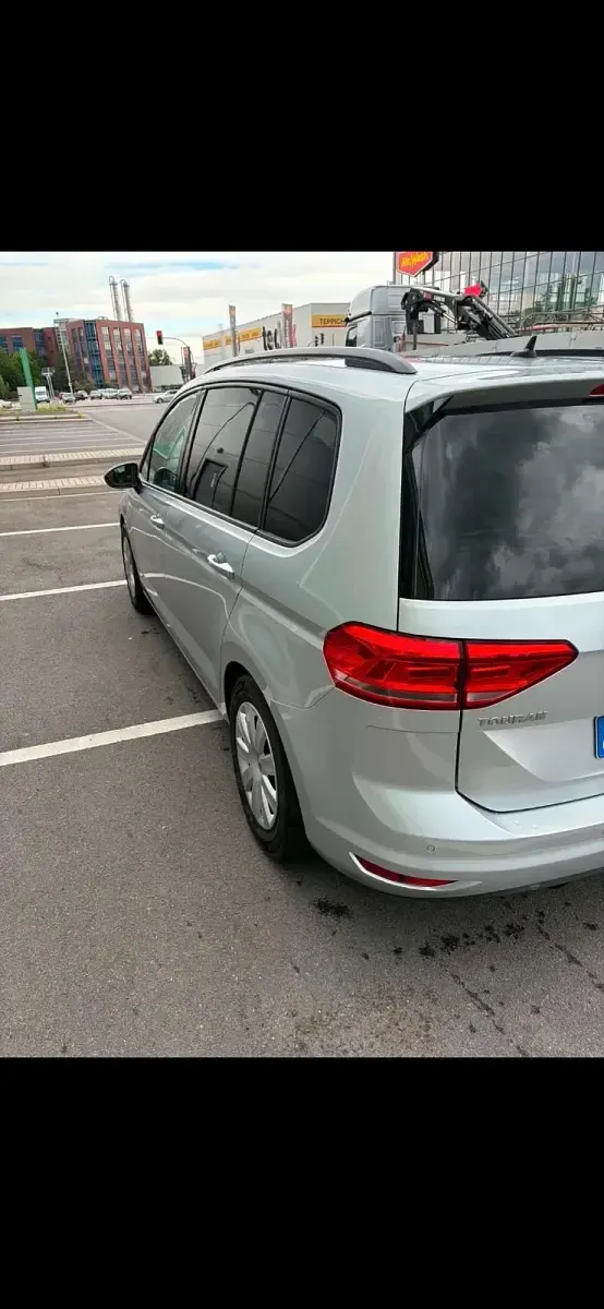 Gebraucht VW Touran 105 PS (77 kW) 2016 Silber Van / Kleinbus