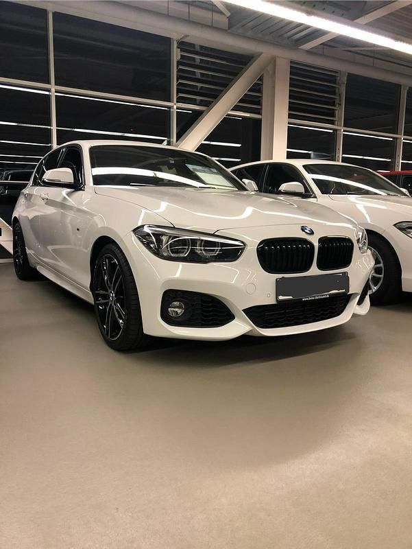Weiß Gebraucht 2017 BMW 118 M Sport Kleinwagen | 15.800 € (Fairer Preis) - Bild 1/4