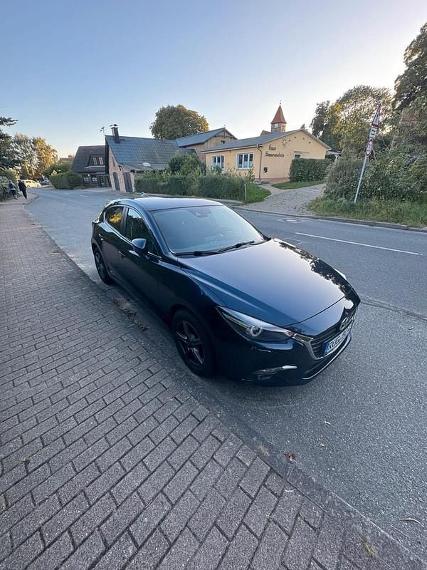 Blau Gebraucht 2018 Mazda 3 Exclusive-Line Limousine | 14.400 € (Guter Preis) - Bild 1/4