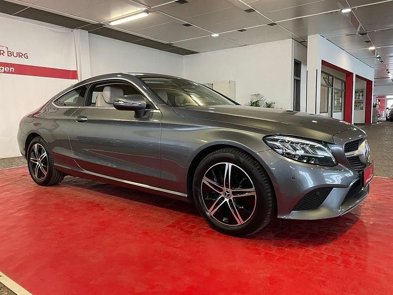 Selenitgrau metalliclack Gebraucht 2022 Mercedes C220 Coupé | 32.890 € (Superpreis) - Bild 1/4