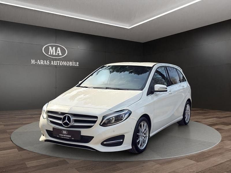 Gebraucht Mercedes B220 184 PS (135 kW) 2015 Weiß Van / Kleinbus