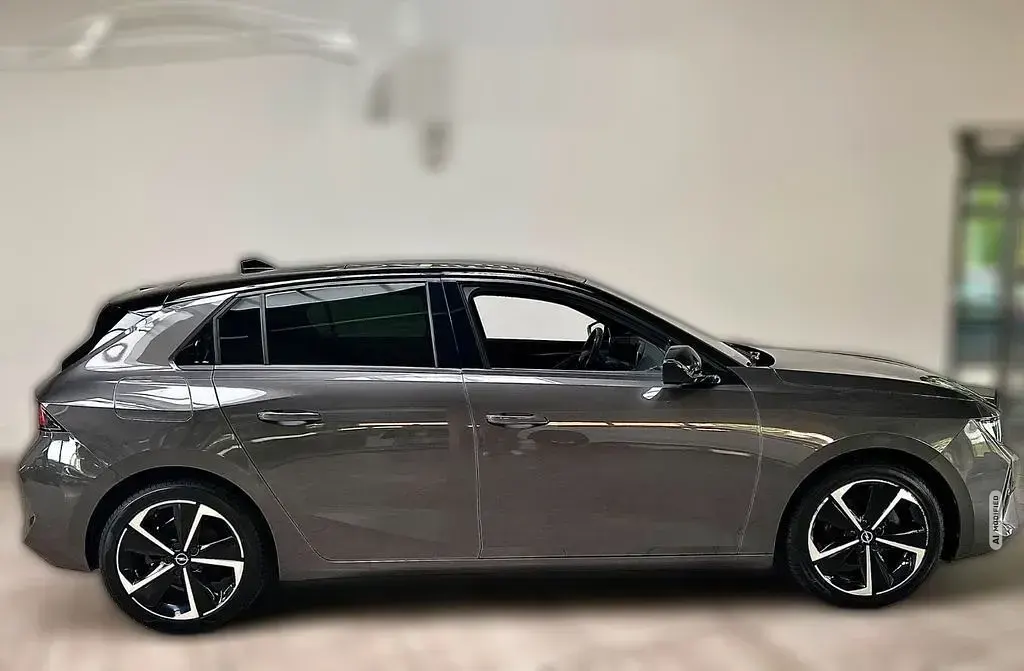 Gebraucht Opel Astra 131 PS (96 kW) 2025 Grau metallic Kleinwagen