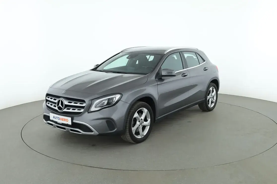 Gebraucht Mercedes GLA220 Urban 184 PS (135 kW) 2020 SUV