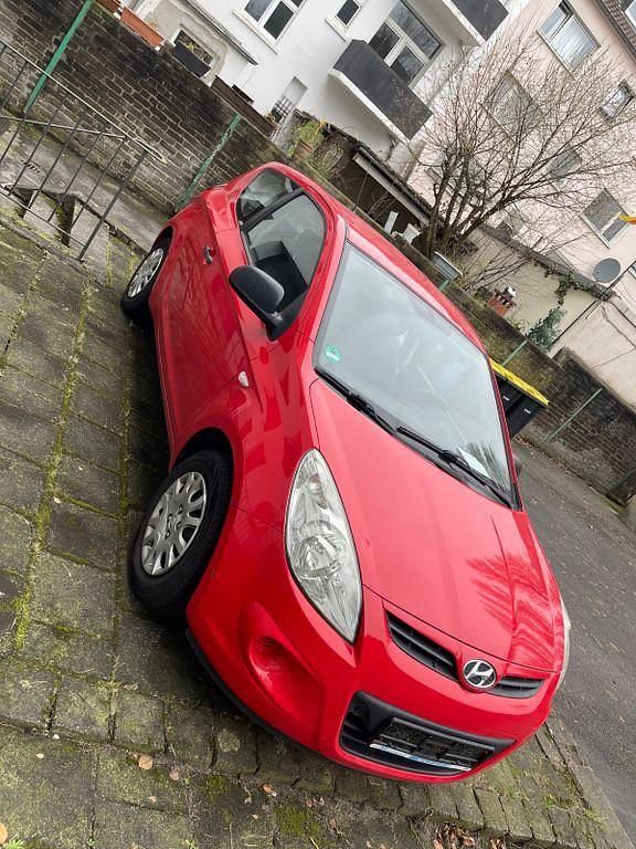 Gebraucht Hyundai i20 Classic 77 PS (56 kW) 2009 Rot Kleinwagen