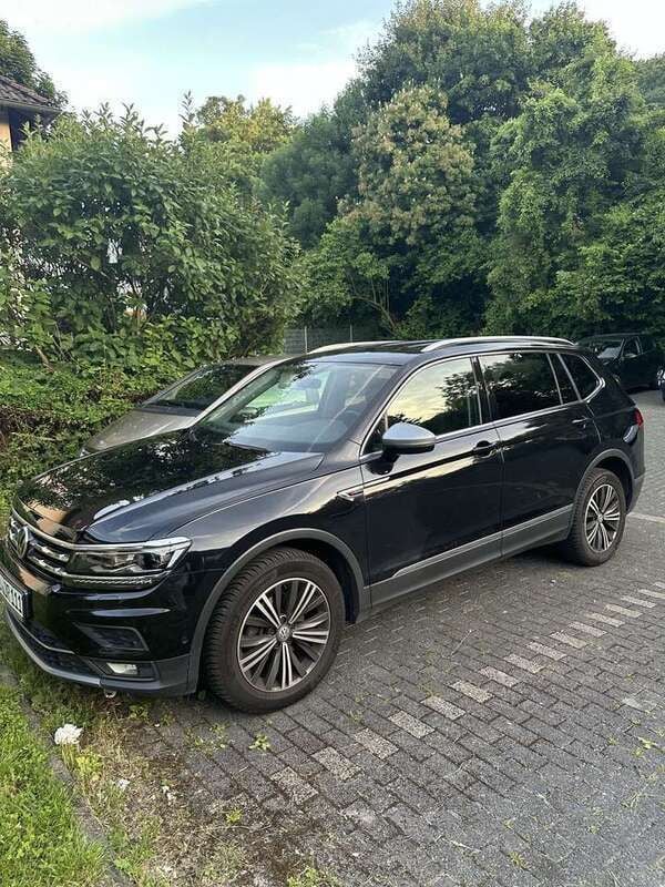 Schwarz Gebraucht 2018 VW Tiguan Allspace Highline SUV | 25.000 € (Fairer Preis) - Bild 1/4