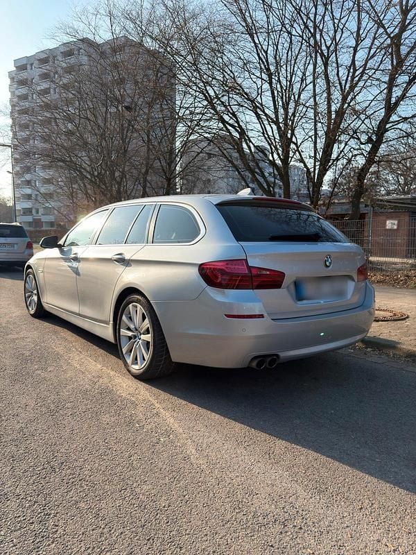Gebraucht BMW 520 184 PS (135 kW) 2014 Grau Kombi