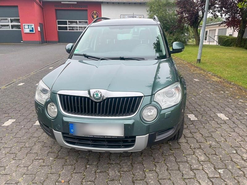 Grün Gebraucht 2012 Skoda Yeti SUV | 4.600 € (Fairer Preis) - Bild 1/4