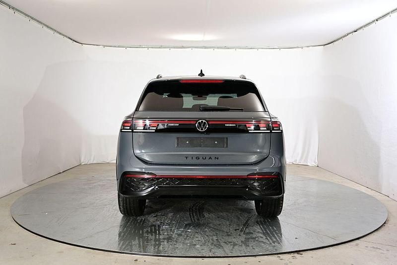 Neu VW Tiguan Sport 265 PS (194 kW) 2025 Grau SUV