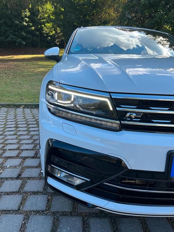 Violet Gebraucht 2016 VW Tiguan R-line SUV | 20.999 € (Superpreis) - Bild 1/4
