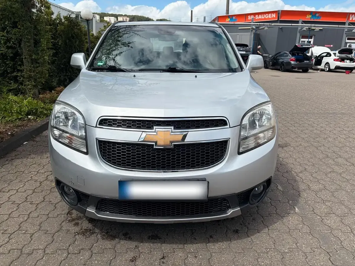 Gebraucht Chevrolet Orlando 141 PS (103 kW) 2013 Silber Van / Kleinbus