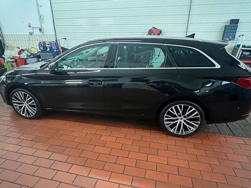 Gebraucht Seat Leon XCELLENCE 150 PS (110 kW) 2020 Schwarz Limousine