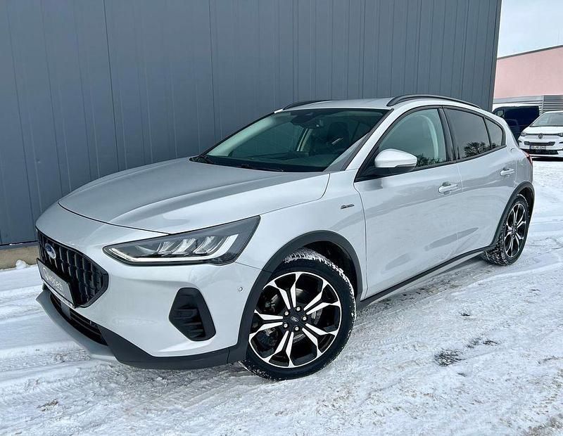 Gebraucht Ford Focus Active 155 PS (114 kW) 2022 Silber Limousine