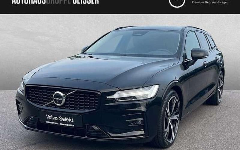 Gebraucht Volvo V60 Plus 197 PS (144 kW) 2025 Schwarz Kombi