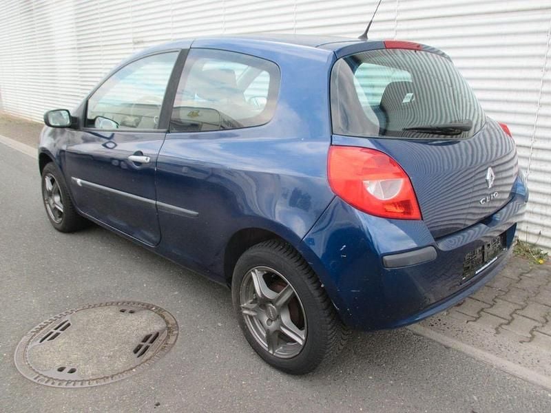 Gebraucht Renault Clio III Dynamique 75 PS (55 kW) 2007 Blau Kleinwagen