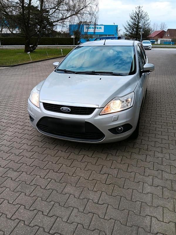 Gebraucht Ford Focus Viva 109 PS (80 kW) 2010 Silber Kombi