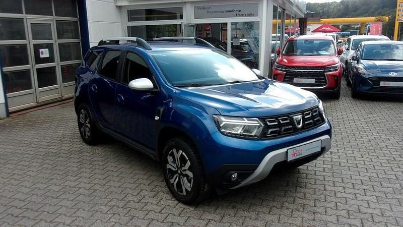Blau Gebraucht 2022 Dacia Duster Prestige SUV | 17.850 € (Guter Preis) - Bild 1/4