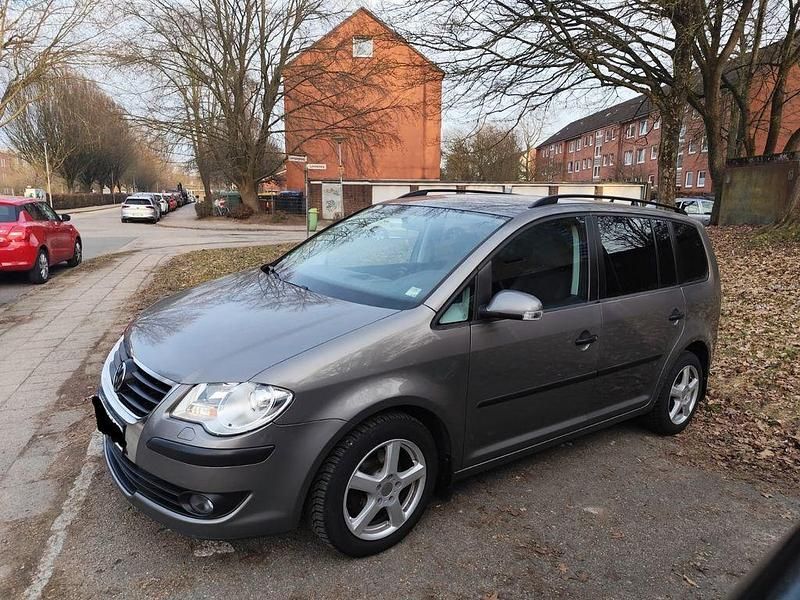 Gebraucht VW Touran Trendline 105 PS (77 kW) 2008 Schwarz Van / Kleinbus