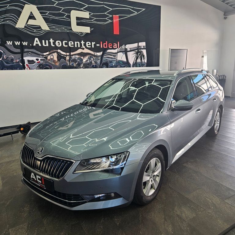 Grau Gebraucht 2018 Skoda Superb Ambition Kombi | 16.750 € (Fairer Preis) - Bild 1/4