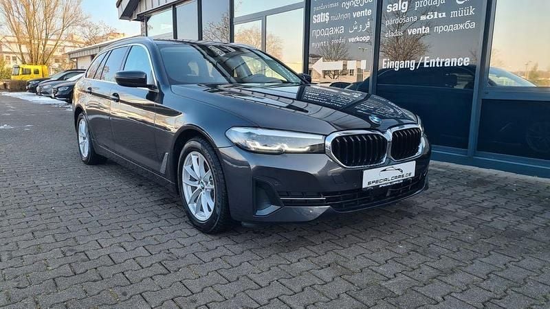 Gebraucht BMW 520 190 PS (139 kW) 2023 Grau Limousine