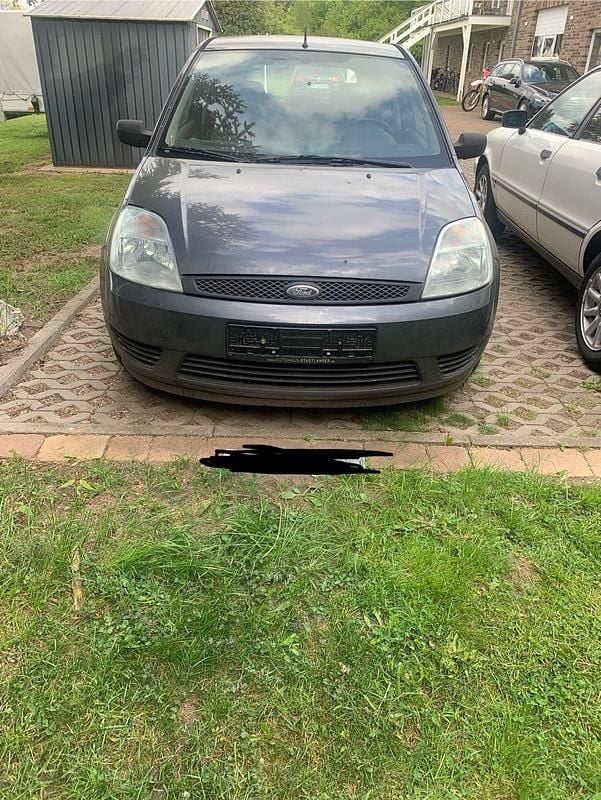 Gebraucht Ford Fiesta 69 PS (50 kW) 2003 Grau Kleinwagen