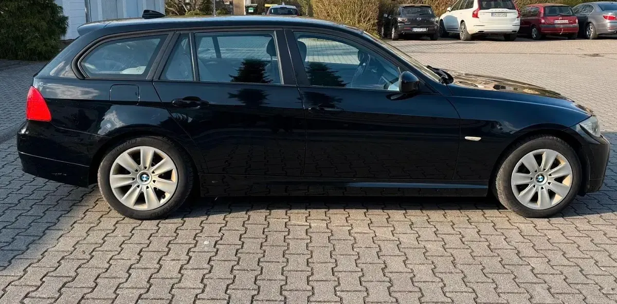 Używany BMW 318 143 KM (105 kW) 2009 Czarny Kombi