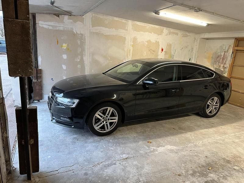 Schwarz Gebraucht 2016 Audi A5 Sportback Kleinwagen | 13.990 € (Fairer Preis) - Bild 1/4
