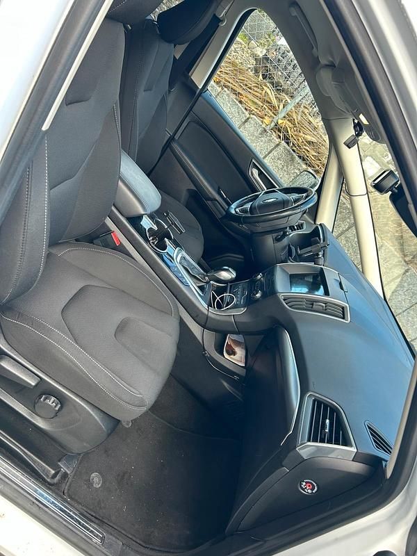 Gebraucht Ford S-MAX S 180 PS (132 kW) 2017 Weiß Van / Kleinbus