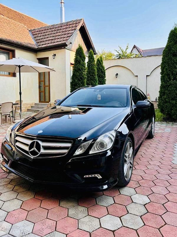 Schwarz Gebraucht 2009 Mercedes E350 Coupé | 9.500 € (Guter Preis) - Bild 1/4
