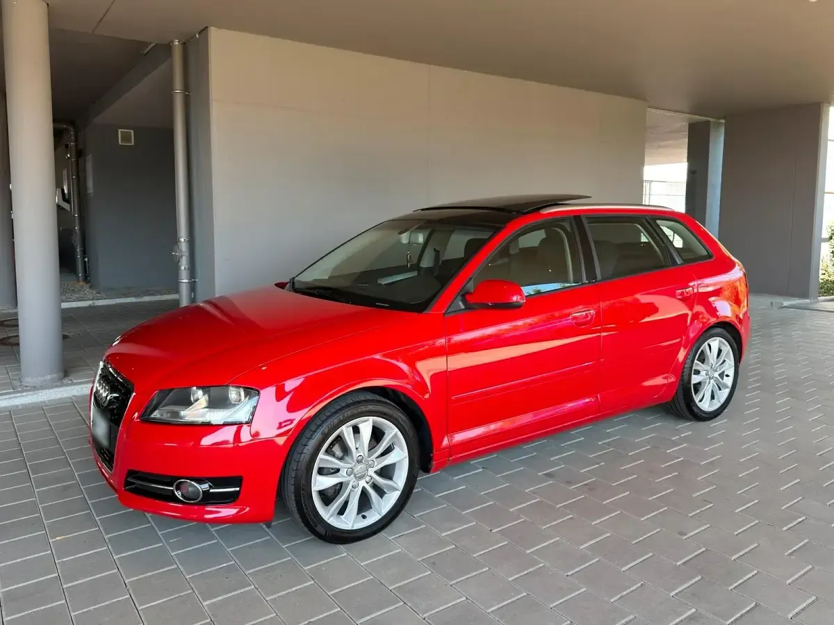 Gebraucht Audi A3 Sportback Ambition 140 PS (102 kW) 2010 Rot Kleinwagen