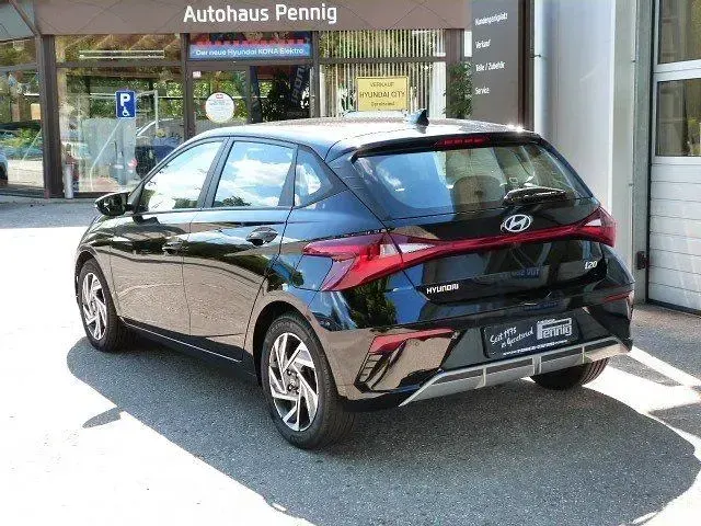Gebraucht Hyundai i20 Trend 101 PS (74 kW) 2025 Schwarz Kleinwagen