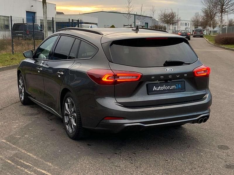 Gebraucht Ford Focus ST-Line 155 PS (114 kW) 2024 Grau Kombi