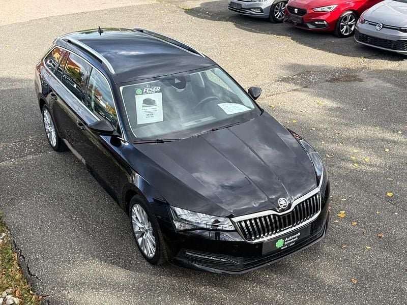 Schwarz Gebraucht 2022 Skoda Superb Kombi | 19.880 € (Guter Preis) - Bild 1/4