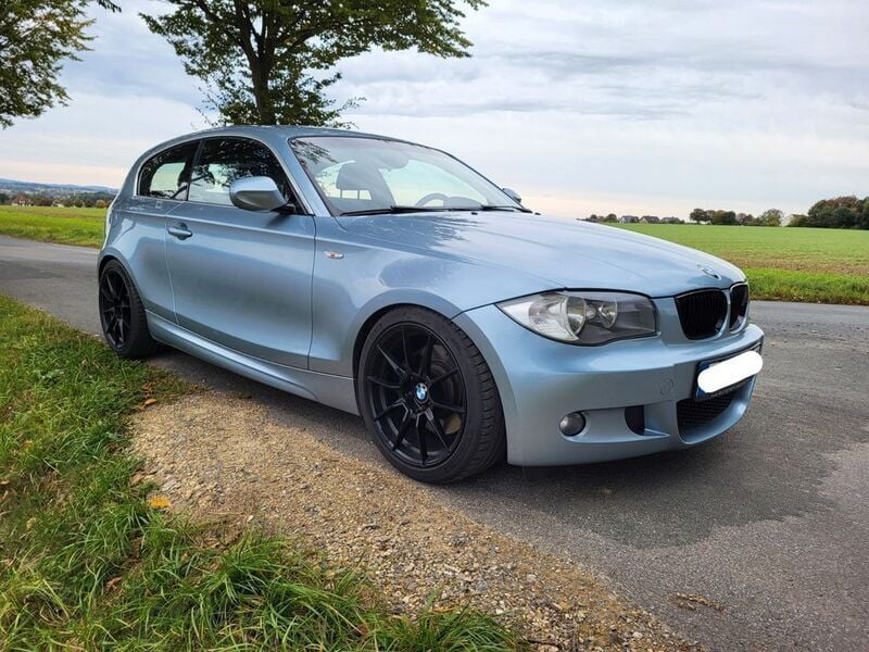 Blau Gebraucht 2010 BMW 130 M Sport Kleinwagen | 9.700 € (Superpreis) - Bild 1/4