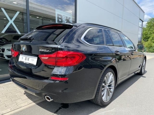 Gebraucht BMW 520 Efficient Dynamics 190 PS (139 kW) 2017 Saphirschwarz metallic Kombi