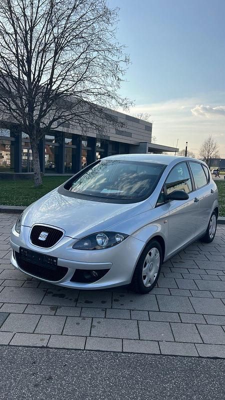 Gebraucht Seat Altea Comfort 102 PS (75 kW) 2009 Grau Limousine