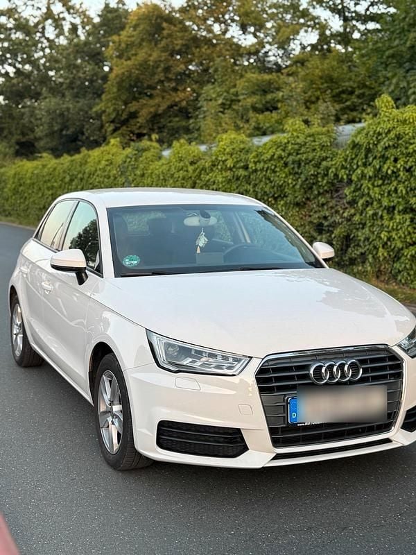Weiß Gebraucht 2017 Audi A1 Kleinwagen | 13.500 € (Fairer Preis) - Bild 1/4