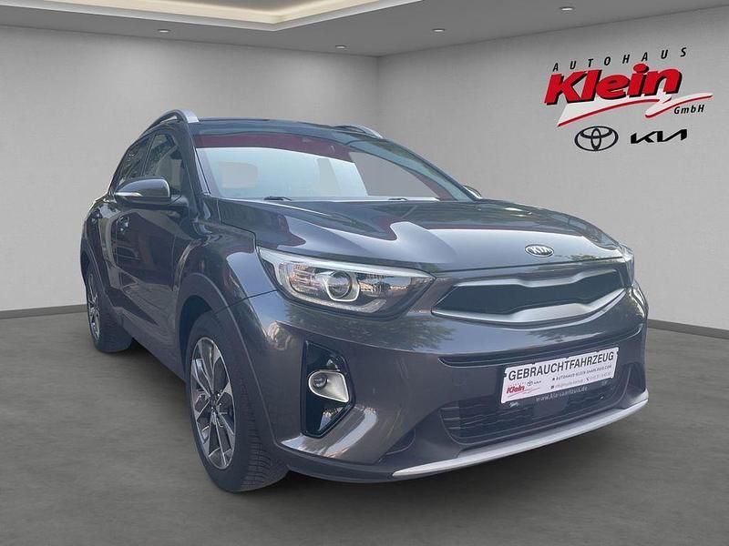 Grau Gebraucht 2017 Kia Stonic Spirit SUV | 11.560 € (Fairer Preis) - Bild 1/4