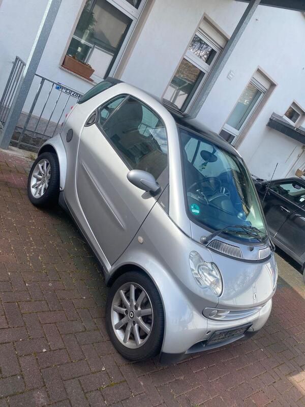 Silber Gebraucht 2004 Smart ForTwo Coupé Passion Coupé | 2.400 € - Bild 1/4
